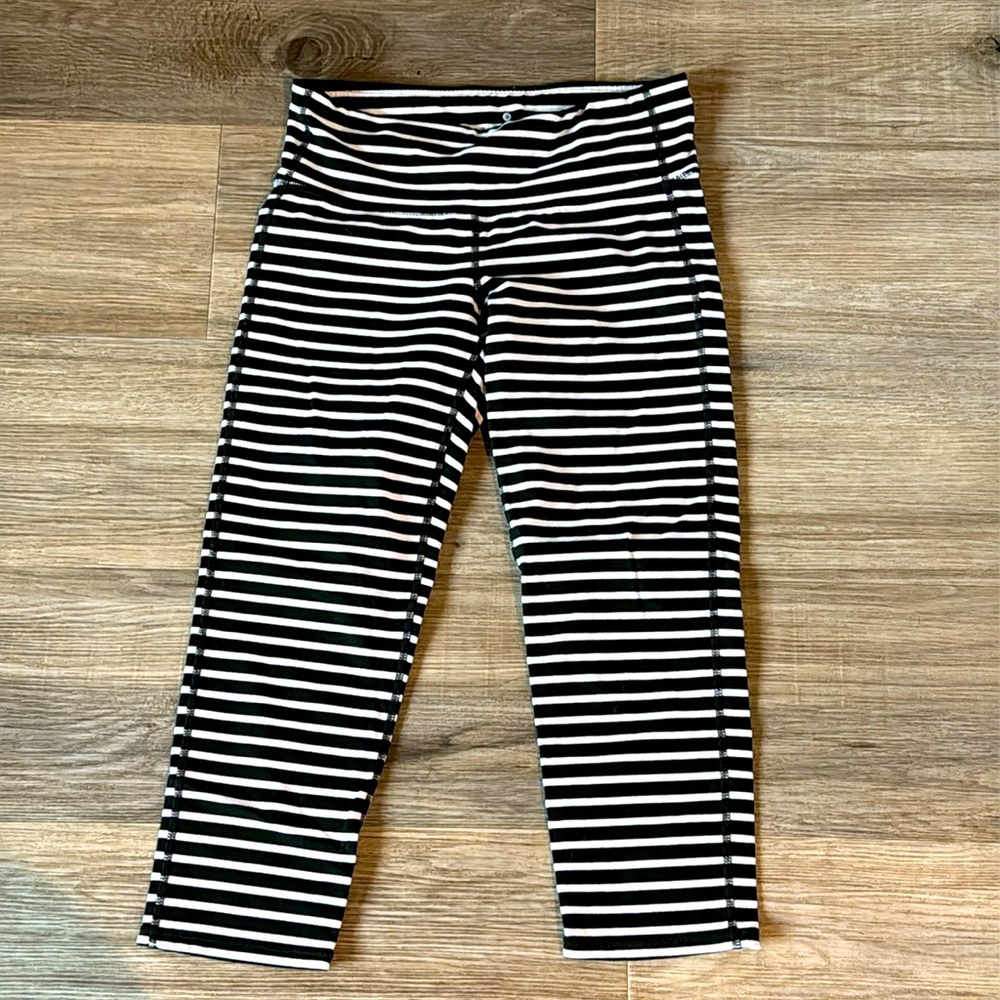 Athleta Cropped Leggings